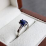 3.54ct Oval Royal Blue Sapphire & Diamond Ring - Image 4