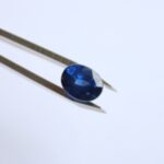3.08 ct Oval Cut Violetish Royal Blue Sapphire - Image 4